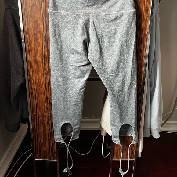 Aerie by American Eagle Leggings - Picture 2 of 4